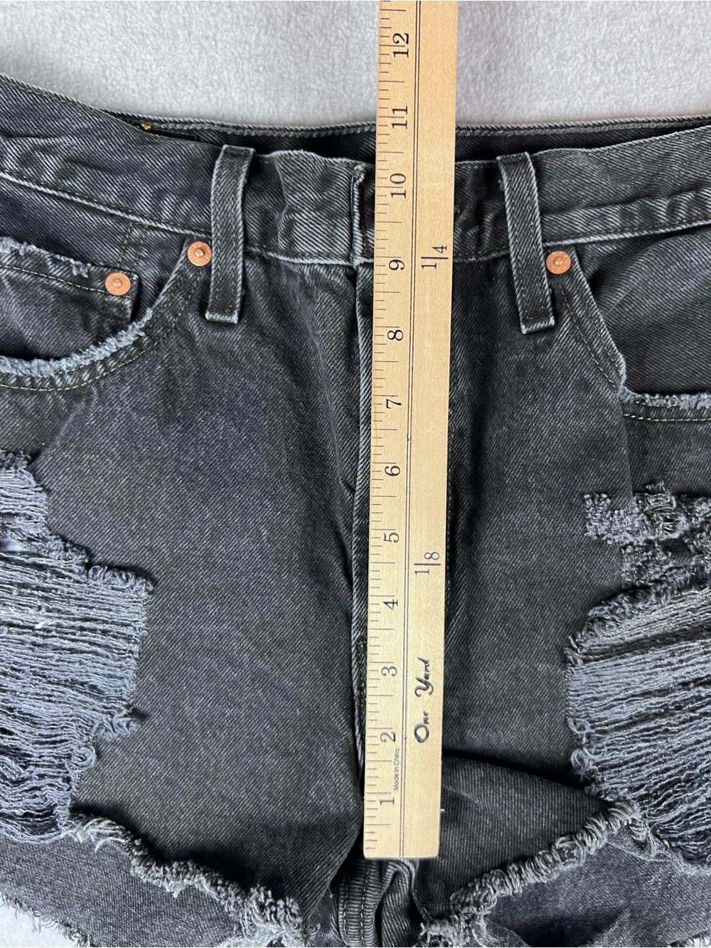 Levi’s 501 Black Distressed High-Rise Women’s Denim Shorts Size 29 - Picture 6 of 13